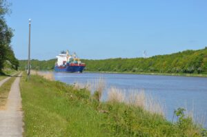 Landwehr: Spaziergang am Nord-Ostsee Kanal